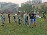 Играя, помогаем Играя, помогаем