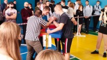 Финал соревнований по армрестлингу Финал соревнований по армрестлингу