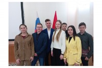 Студентов-волонтеров наградил глава города