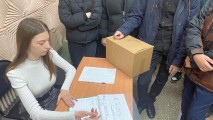 «Возвращайтесь скорей, ждём вас домой!!!»