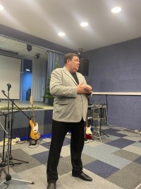 Директор техникума Алексей Викторович Кривулин посетил Гимназию №1, где побеседовал с учениками о патриотизме, героизме и важности преданности своей Родине Директор техникума Алексей Викторович Кривулин посетил Гимназию №1, где побеседовал с учениками о патриотизме, героизме и важности преданности своей Родине
