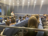Директор техникума Алексей Викторович Кривулин посетил Гимназию №1, где побеседовал с учениками о патриотизме, героизме и важности преданности своей Родине Директор техникума Алексей Викторович Кривулин посетил Гимназию №1, где побеседовал с учениками о патриотизме, героизме и важности преданности своей Родине