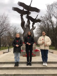 День белых журавлей: Представители СТУДСОВЕТА СМТТ почтили память погибших солдат
