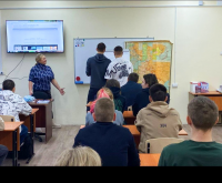 Студенты техникума готовятся ко Дню матери Студенты техникума готовятся ко Дню матери