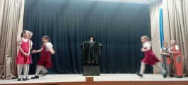 Педагог дополнительного образования приняла участие в конкурсе театрального творчества "Маска" в составе жюри