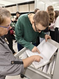 «Страницы времени»: группа 305‑КДП открыла для себя тайны городского архива