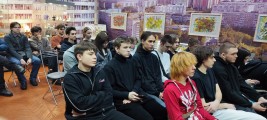Имя Героя: наши студенты на библиотечном уроке