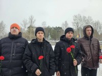 Память, долг, уважение: в Сосновоборске почтили подвиг воинов‑интернационалистов