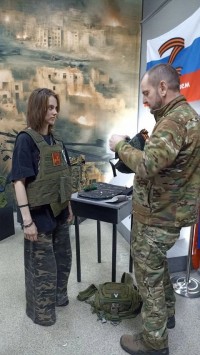 Встреча с героем: студенты группы 158‑ТМ на выставке памяти Героям СВО