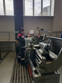 Важное событие в мире профессионального образования – конкурс профессионального мастерства «Мастер токарного станка — битва навыков»