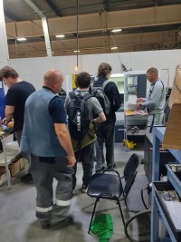 Студенты группы 356-ТМ-24 посетили завод «Айсберг»: от учебной аудитории — к реальному производству